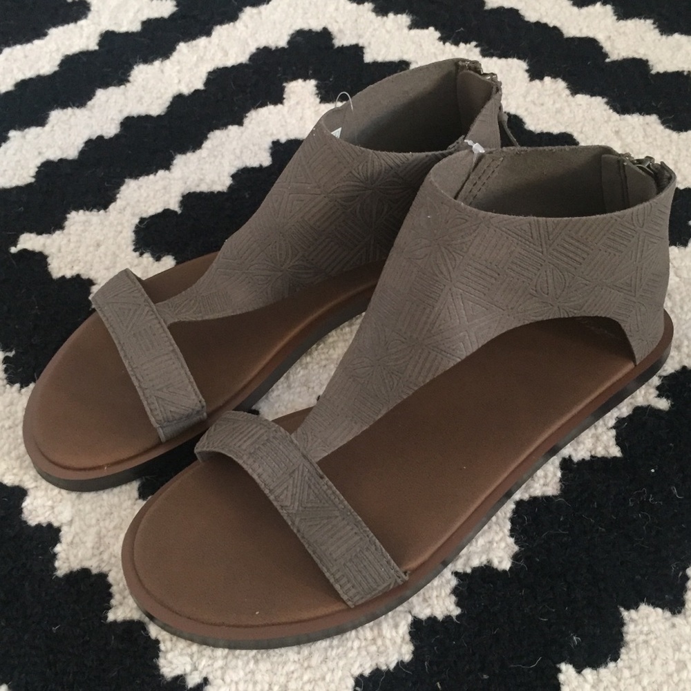 Sanuk Sandal